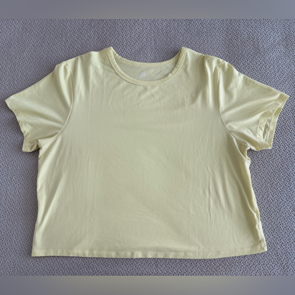 All in Motion Light Yellow Women's Athletic Cropped Top